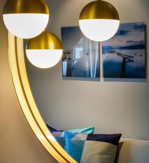 اتاق استاندارد سه نفره, Felix