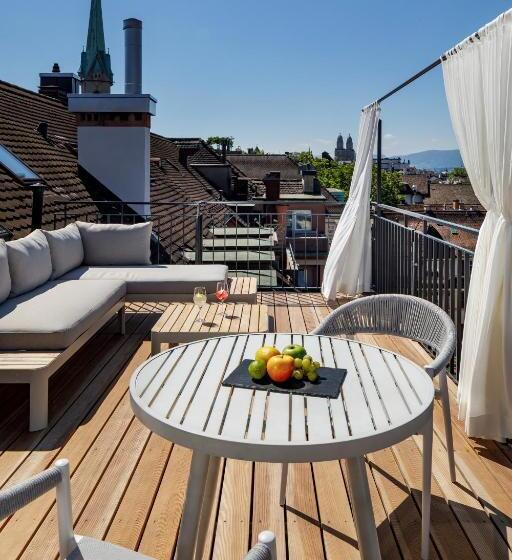 اتاق استاندارد, Felix