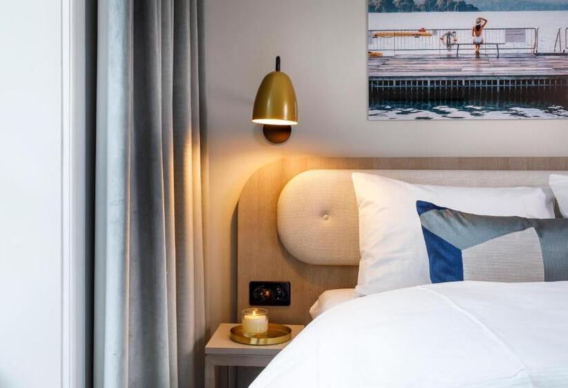 اتاق عادی یک تخته, Felix