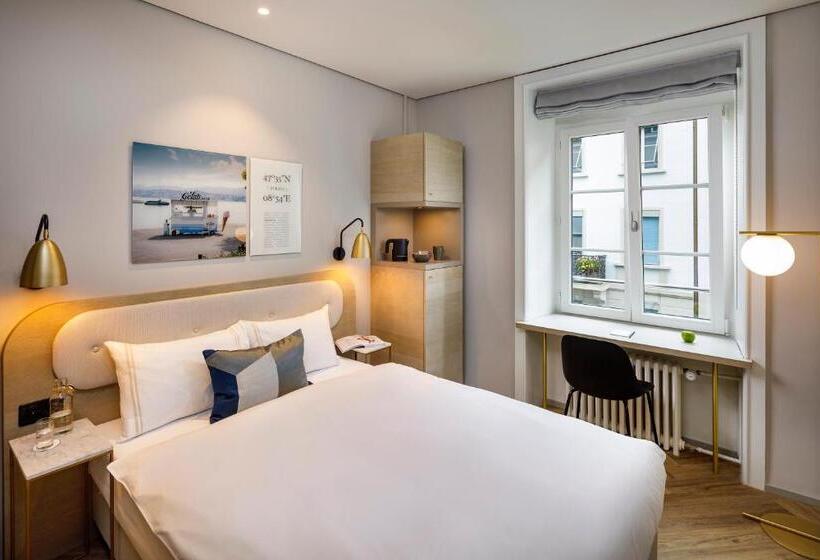 اتاق استاندارد یک نفره, Felix