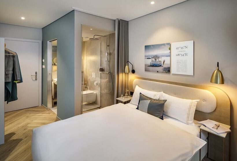 اتاق استاندارد یک نفره, Felix