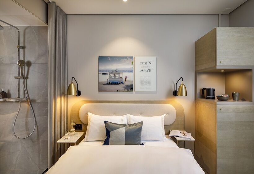 اتاق استاندارد یک نفره, Felix