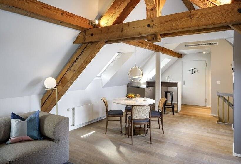 اتاق استاندارد, Felix