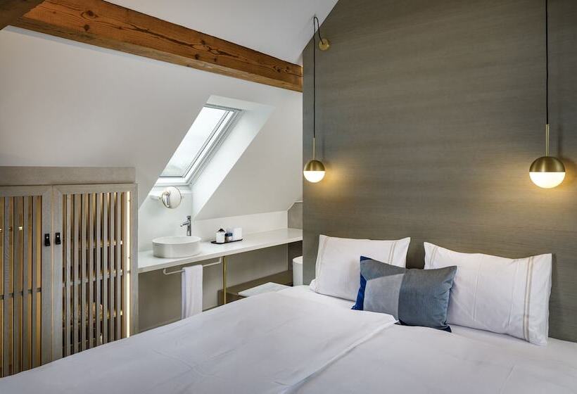 اتاق استاندارد, Felix