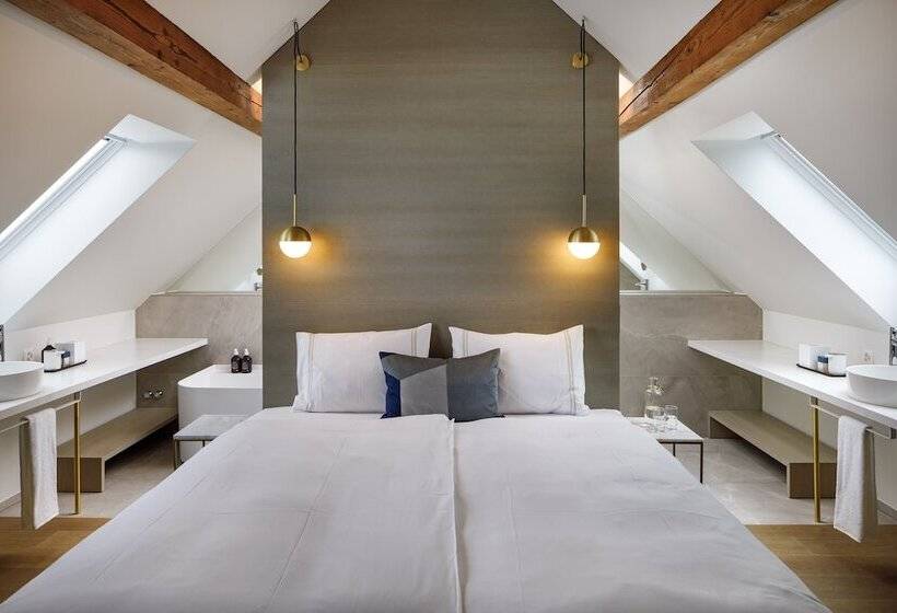 اتاق استاندارد, Felix