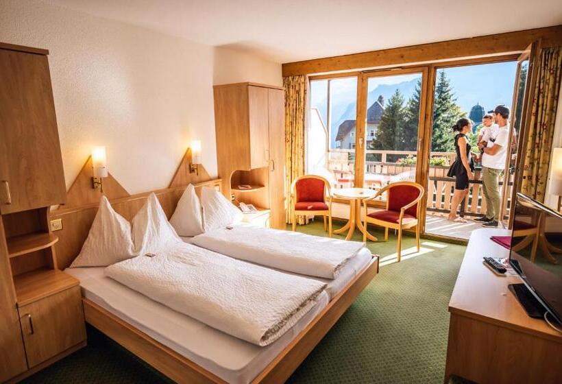 اتاق استاندارد با چشم‌انداز کوهستان, Jungfraublick