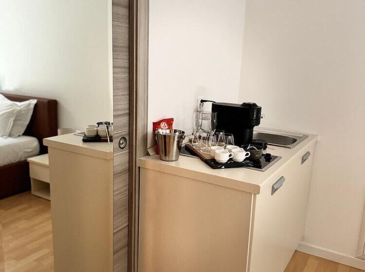 سوییت خانوادگی, Locanda Castagnola
