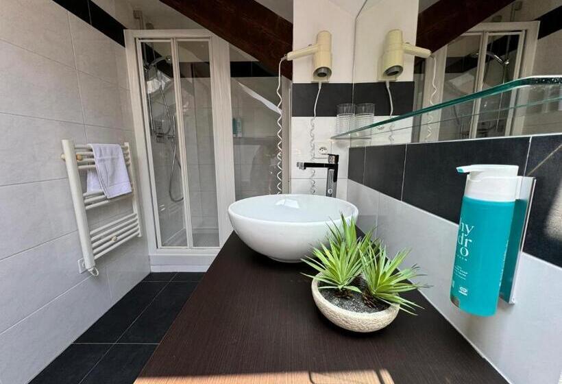 جناح عائلي, Locanda Castagnola