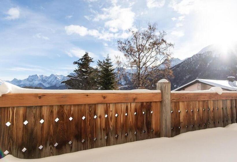 غرفة ديلوكس مزودة بشرفة, Meisser Lodge