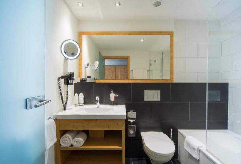 חדר סופריור, Taescherhof