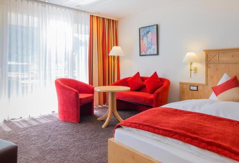 חדר סופריור, Taescherhof