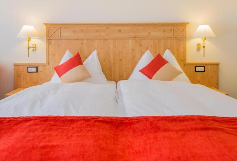 חדר משפחתי, Taescherhof