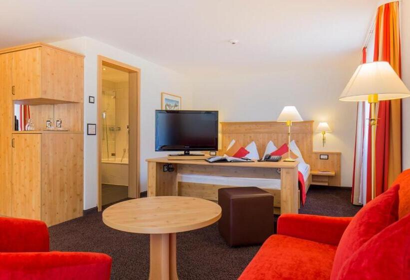 חדר משפחתי, Taescherhof