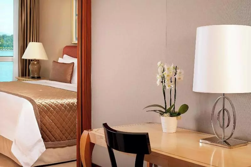 اتاق لوکس با تخت بزرگ, President Wilson, A Luxury Collection Hotel, Geneva