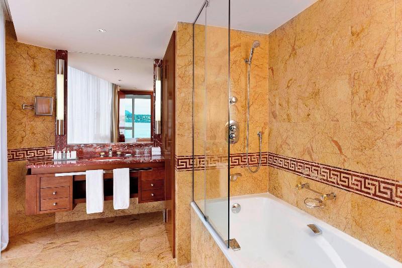 اتاق لوکس با تخت بزرگ, President Wilson, A Luxury Collection Hotel, Geneva