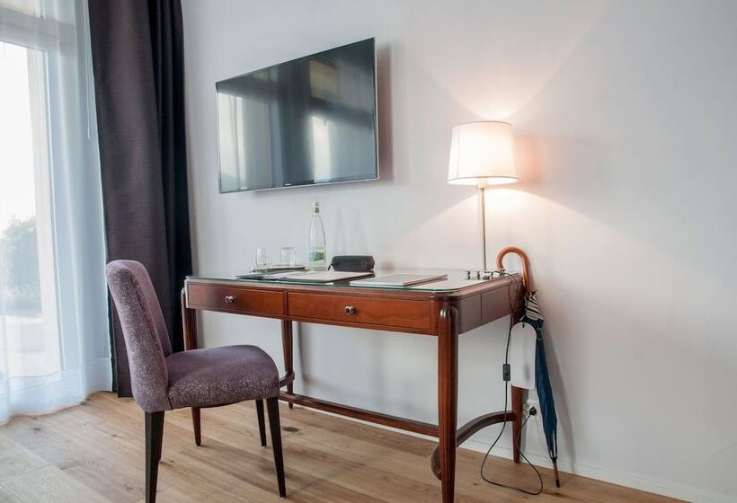 Номер Стандарт Вид на Озеро, Romantik Hotel Beau Rivage Weggis