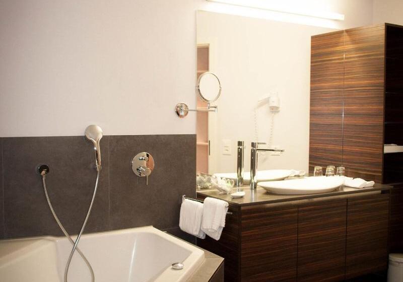 اتاق استاندارد با چشم‌انداز, Romantik Hotel Beau Rivage Weggis