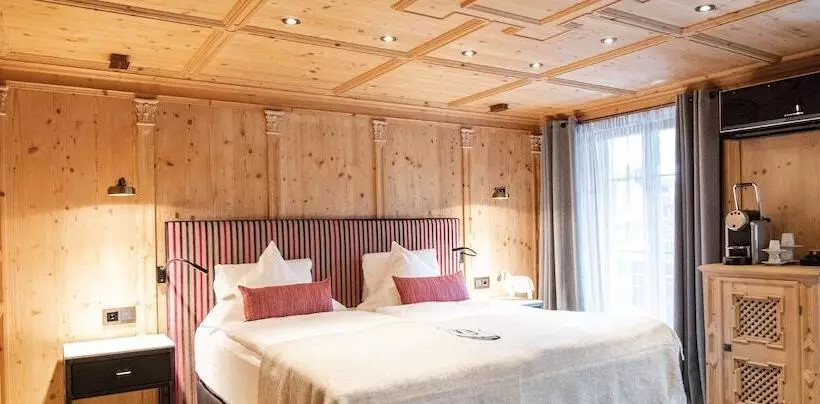 Standardzimmer, Tradition Julen