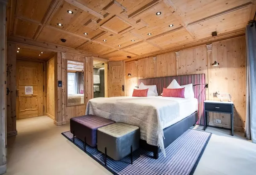 Superior-Zimmer, Tradition Julen