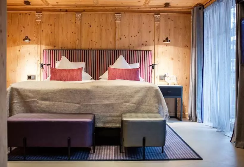 Superior-Zimmer, Tradition Julen