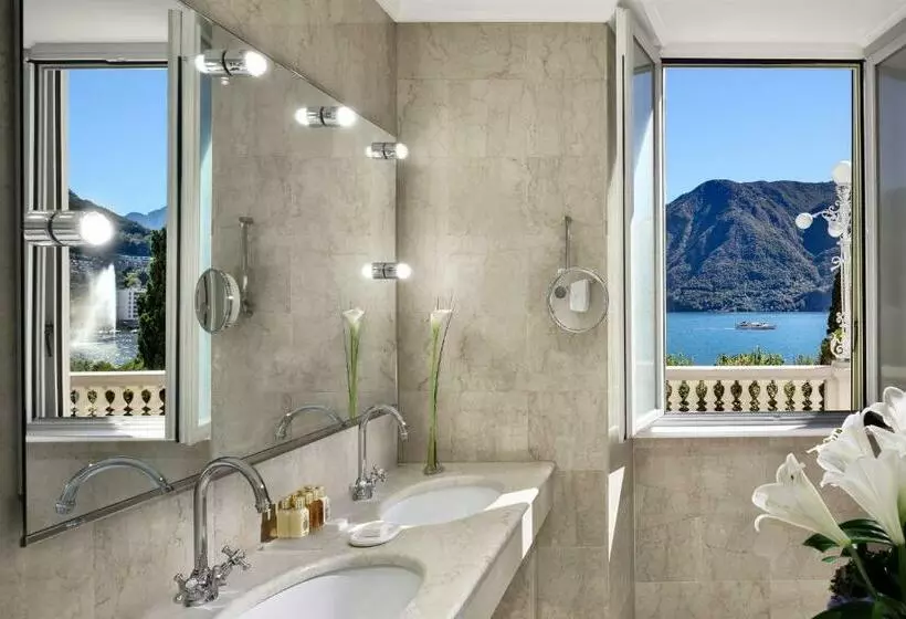Camera Deluxe Vista Lago, Splendide Royal