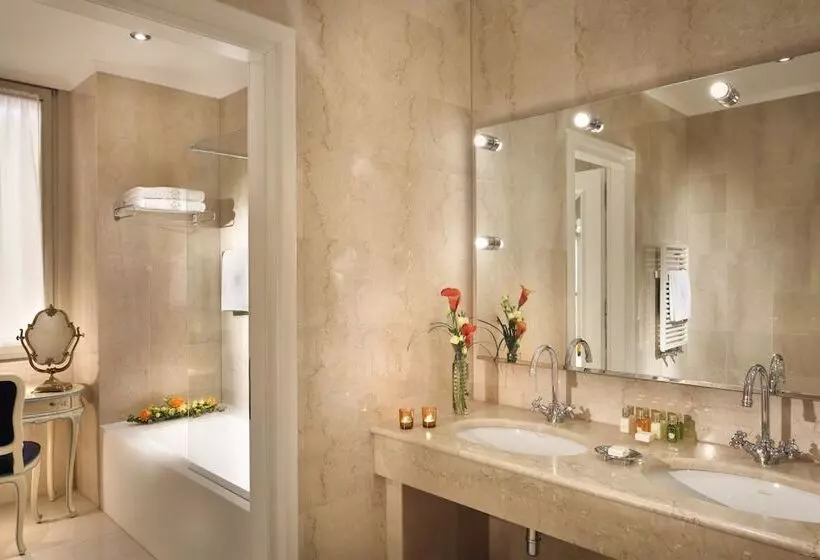 Suite Junior Vista Lago, Splendide Royal