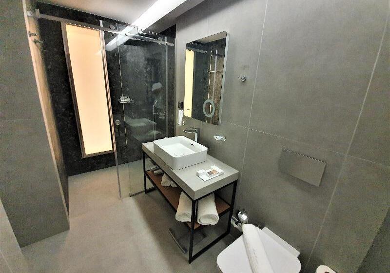 高级大房间, Suvretta House