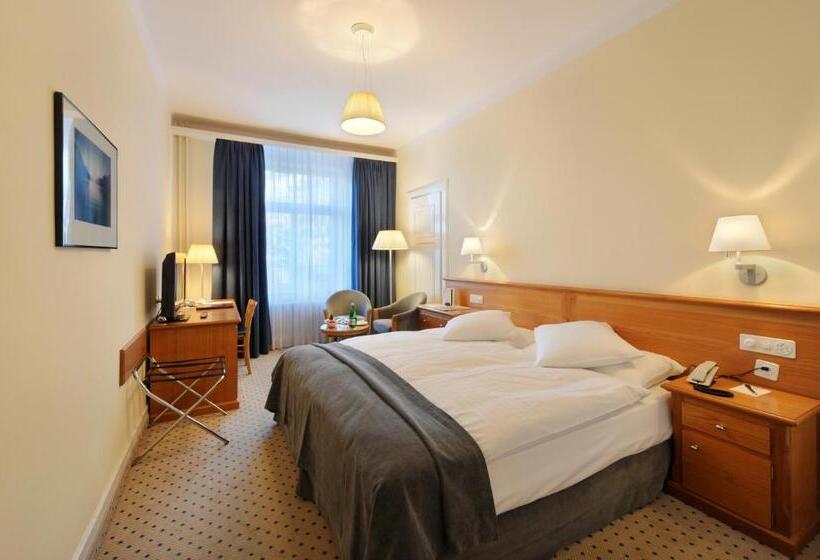 基本间, Waldhaus Sils