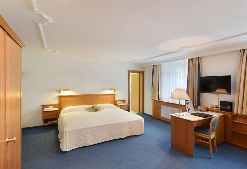 חדר סטנדרט לשלושה, Walther   Relais & Châteaux