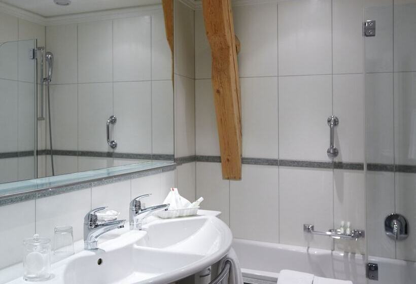 סוויטת ג'וניור, Walther   Relais & Châteaux