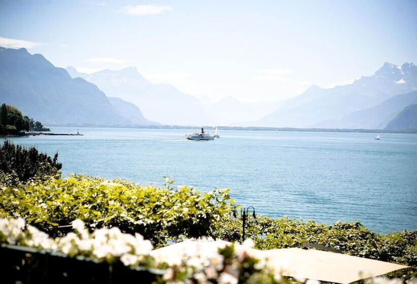 غرفة ديلوكس مطلة على البحيرة, Hôtel Des Trois Couronnes & Spa   The Leading Hotels Of The World