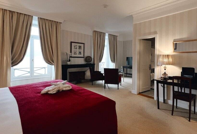 غرفة ديلوكس مطلة على البحيرة, Hôtel Des Trois Couronnes & Spa   The Leading Hotels Of The World