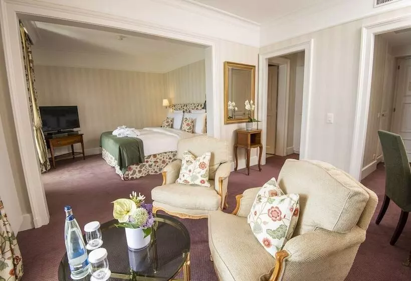 湖の見えるジュニアスイート, Hôtel Des Trois Couronnes & Spa The Leading Hotels Of The World