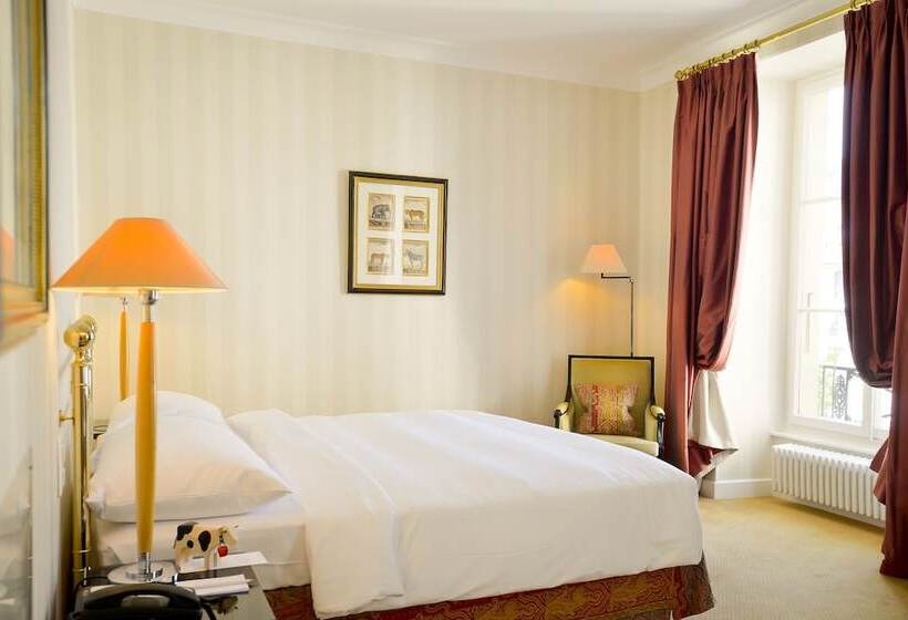 غرفة سوبيريور مطلة على المدينة, Hôtel Des Trois Couronnes & Spa   The Leading Hotels Of The World