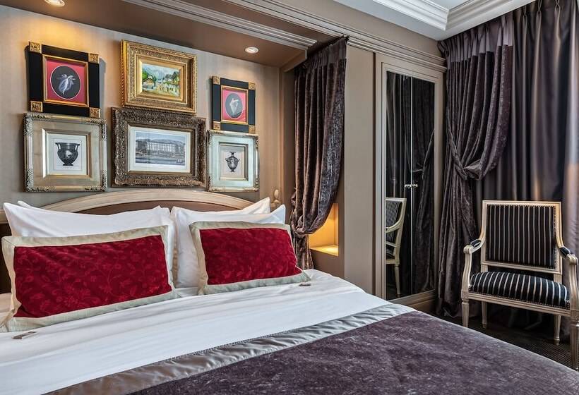 سوییت جونیور, Royal Manotel