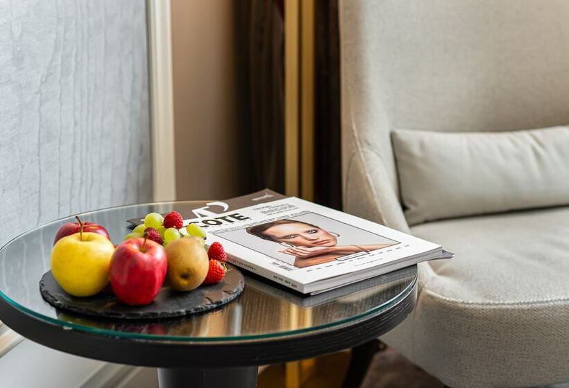 اتاق سوپریور, Royal Manotel