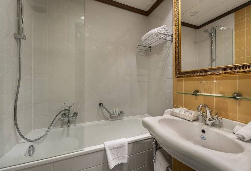 اتاق اجرایی سه نفره, Royal Manotel