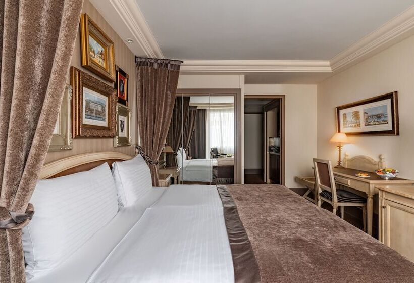 استودیوی استاندارد, Royal Manotel