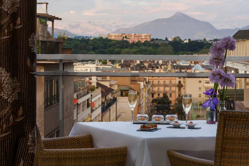 سوییت اجرایی, Royal Manotel