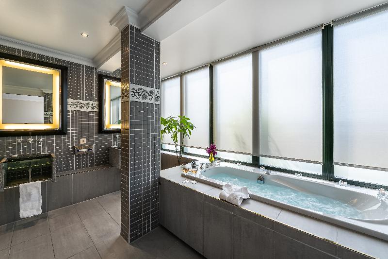 سوییت اجرایی, Royal Manotel