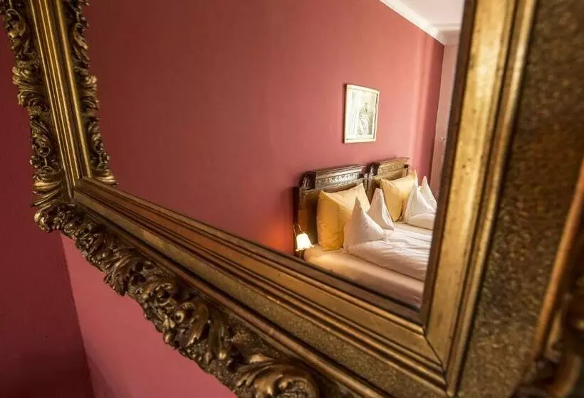 スーペリアールーム, Swiss Historic Hotel Villa Carona