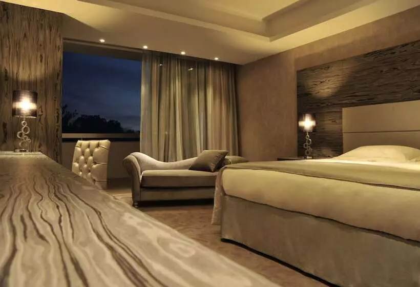 سوئیت با تخت بزرگ, Adams Beach Hotel & Spa