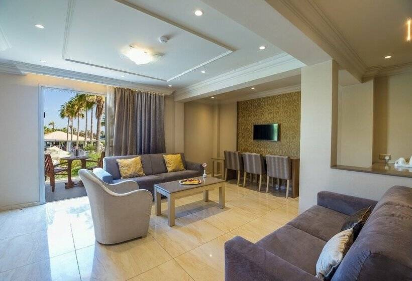 جناح سرير ملكى, Adams Beach Hotel & Spa