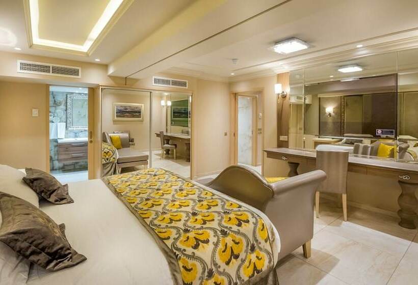 جناح سرير ملكى, Adams Beach Hotel & Spa