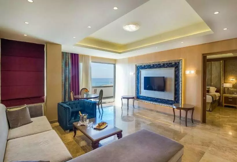 سوئیت با تخت بزرگ, Adams Beach Hotel & Spa