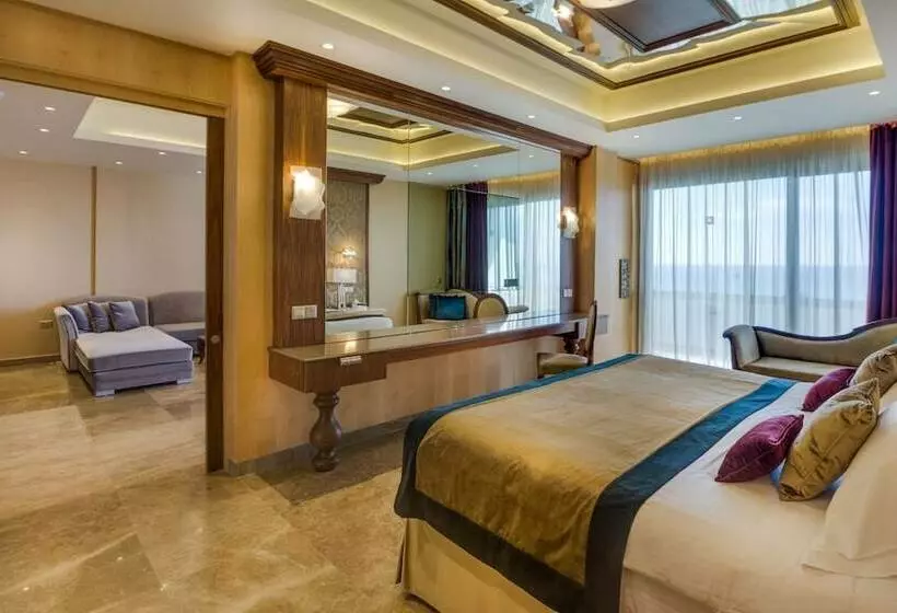 سوئیت با تخت بزرگ, Adams Beach Hotel & Spa