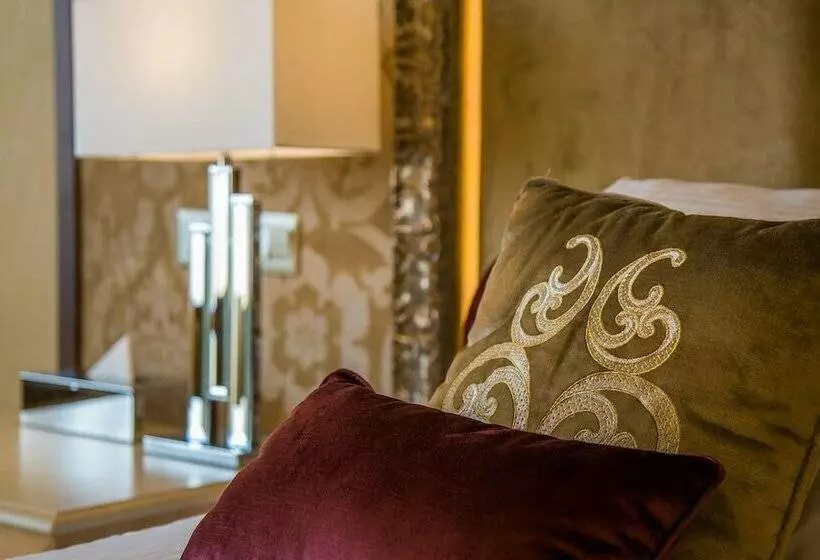 سوئیت با تخت بزرگ, Adams Beach Hotel & Spa