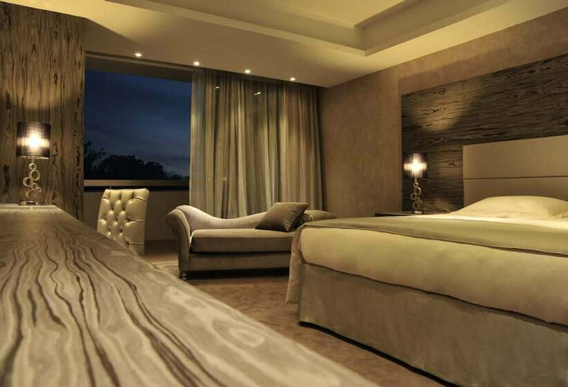带大床的套房, Adams Beach Hotel & Spa