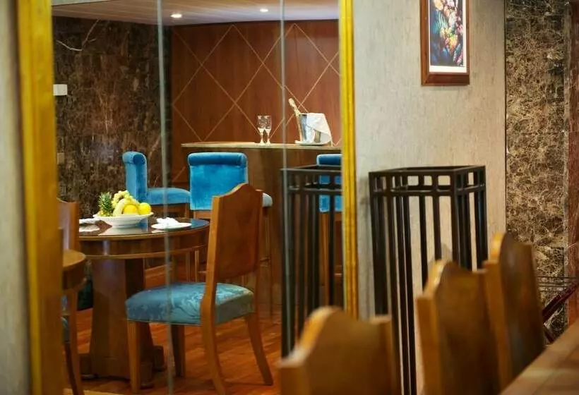 سوئیت پرزیدنت, Adams Beach Hotel & Spa