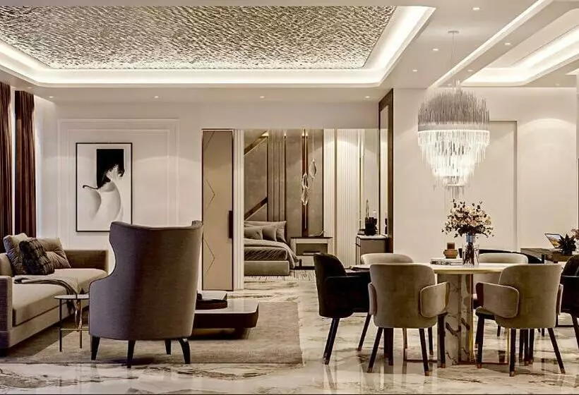 Royal-sviitti, Adams Beach Hotel & Spa